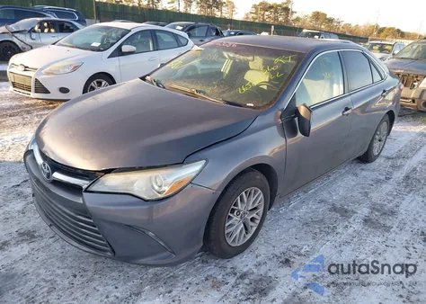 2016 Toyota Camry Le z USA, uszkodzony, nr VIN 4T4BF1FK7GR577182